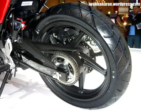 CBR 150sproket Nih dia foto detil new CBR150r….monggo diintip