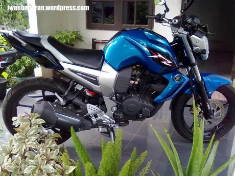 Jurus ngawur pasang cutting stiker Yamaha Byson…