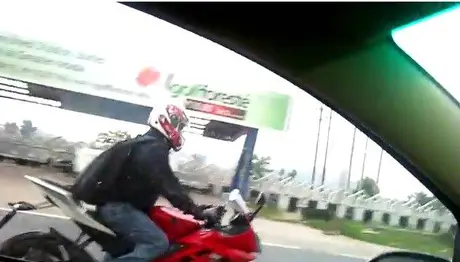 Spyshot Yamaha new R15 brojol lageee!….permainan marketing??