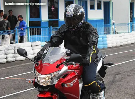 Test Ride CBR250R Kenjeran: Torque mengingatkan akan tendangan mesin 2tak….