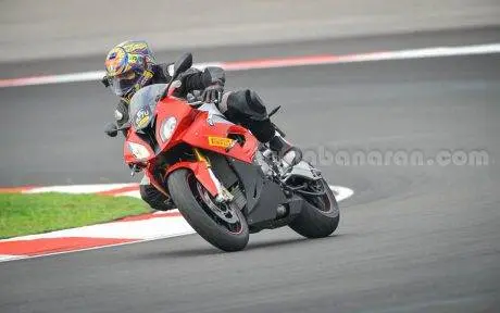 Pirelli Diablo Rosso III (6)
