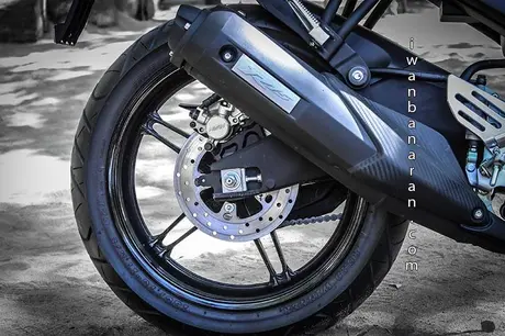Yamaha YZF_R15 (8)