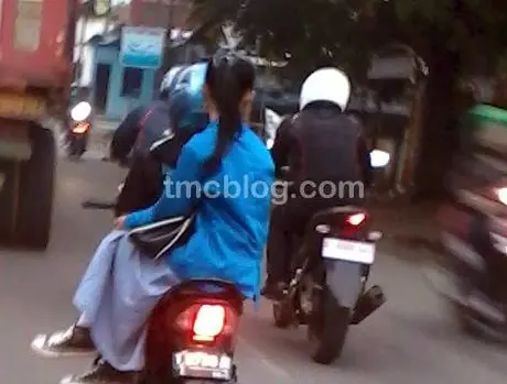 Yamaha new Vixion 2012, perkawinan desain Byson dan YZF-R15 V2??…