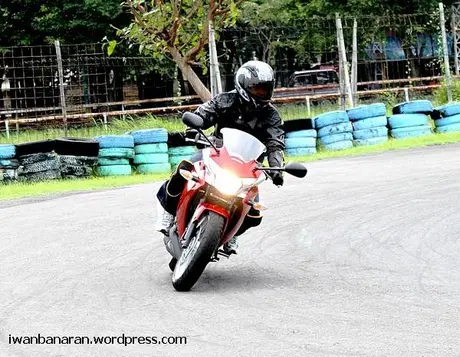 IMG_2492 Test Ride CBR250r Kenjeran part2: ABS memang beda —