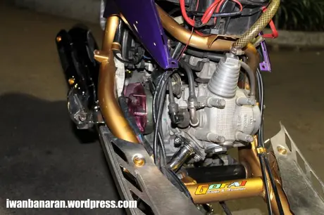 Modif telanjang Yamaha Mio. Sadis euy!…