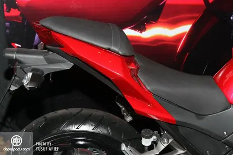 Kawasaki_Z250_16