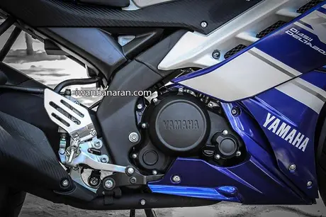 Yamaha YZF_R15 (7)