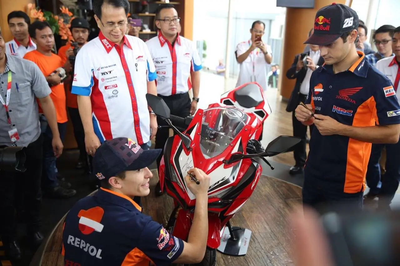 Marquez dan Pedrosa tiba di Jakarta… — tour dealer dan pabrik