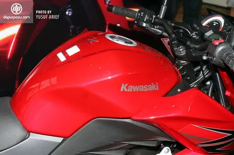 Kawasaki_Z250_15