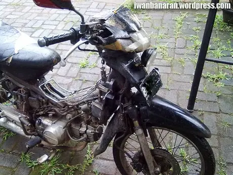 28022011009 Walah…ini motor apa Transformer???…