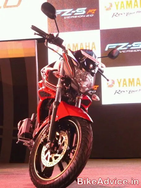 Yamaha-FZ-Version-2-Pics-front