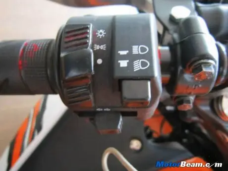 New-Honda-CBR150R-Switchgear