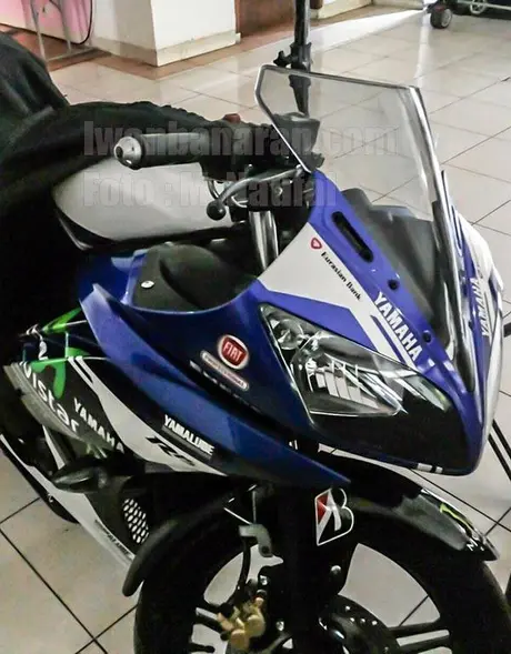 R15