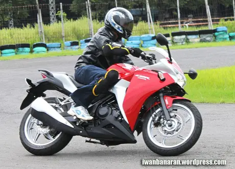 Test Ride CBR250R Kenjeran: Torque mengingatkan akan tendangan mesin 2tak….