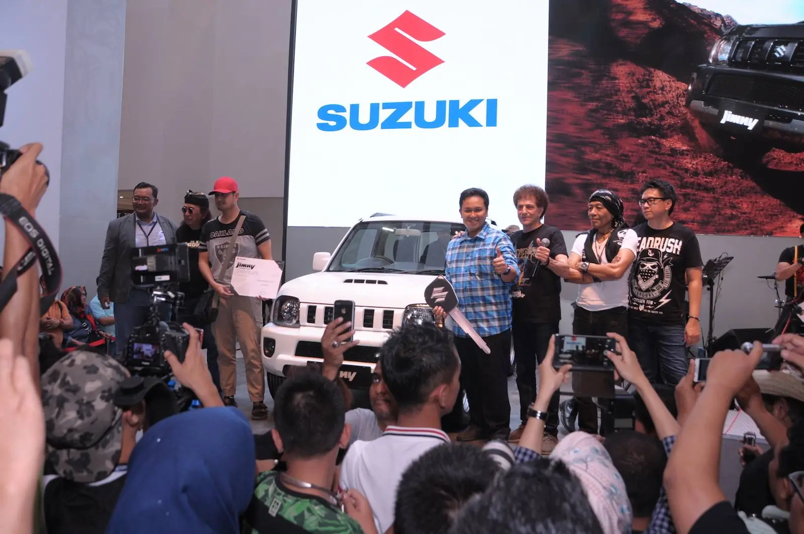 Suzuki SUV 4×4 Jimny resmi mengaspal di Indonesia….the legend reborn