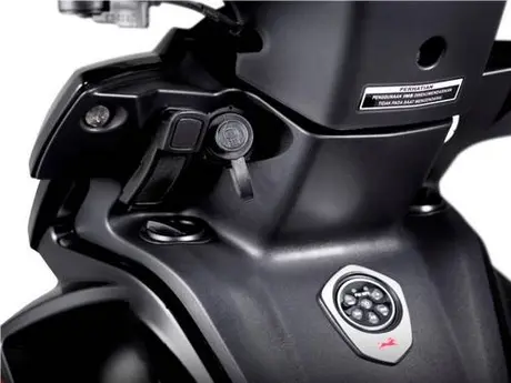 5_New TVS RockZ DD 125cc, satu-satunya bebek dengan Integrated Music System (MP3 Player dan FM Radio) TVS RockZ kini hadir dengan Double Disc. Mantep tenan!…