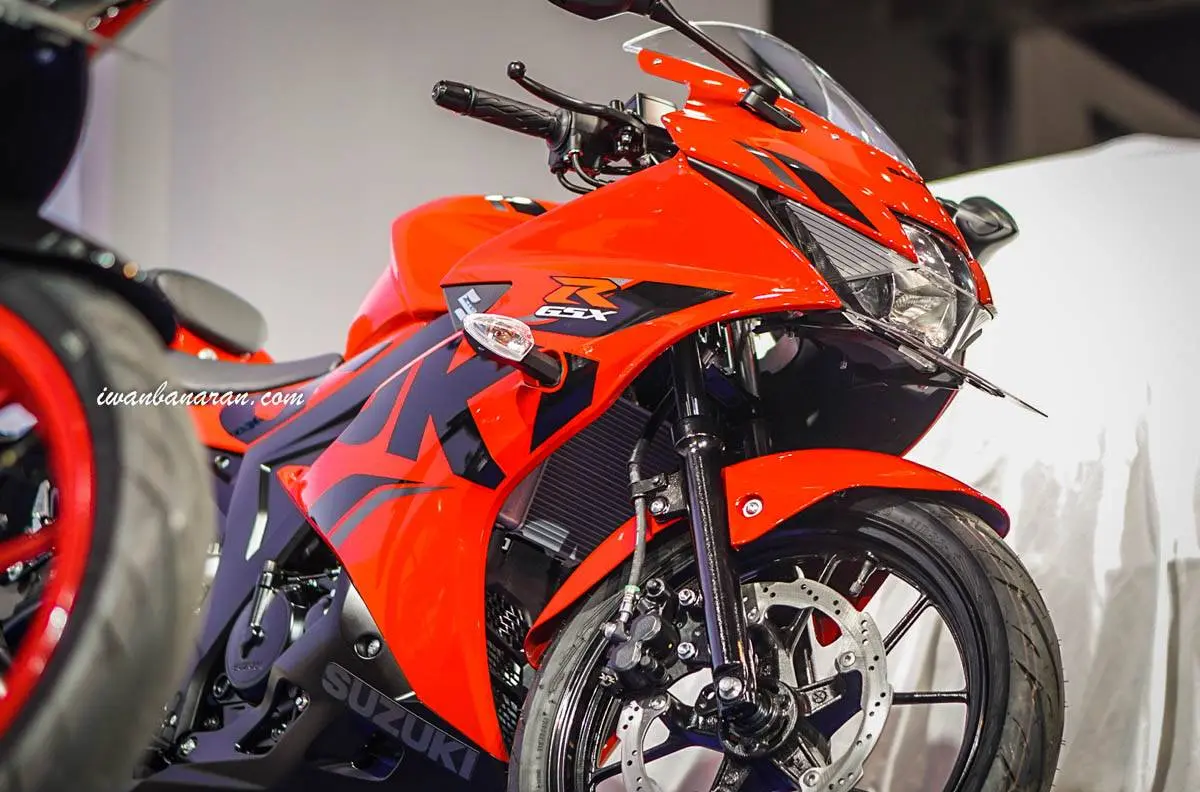 Mega gallery Suzuki new GSX-R150 warna 2018, warna putih hilang