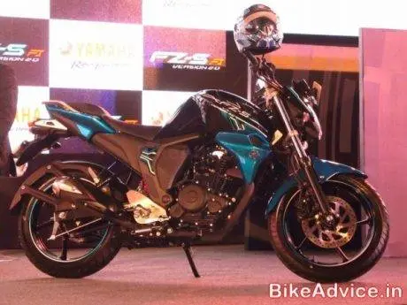 Yamaha-FZ-S-V2-Pics-side-blue-600x450