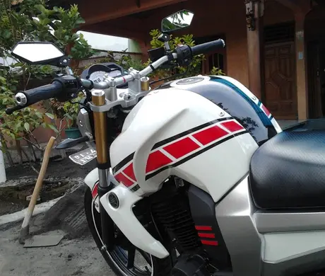 Modif minimalis Yamaha Byson. Semakin putih!…