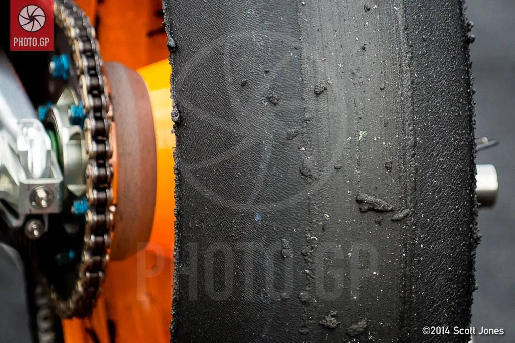 Fakta tentang ban Motogp……kudu menahan diri kalo nggak mau overheat