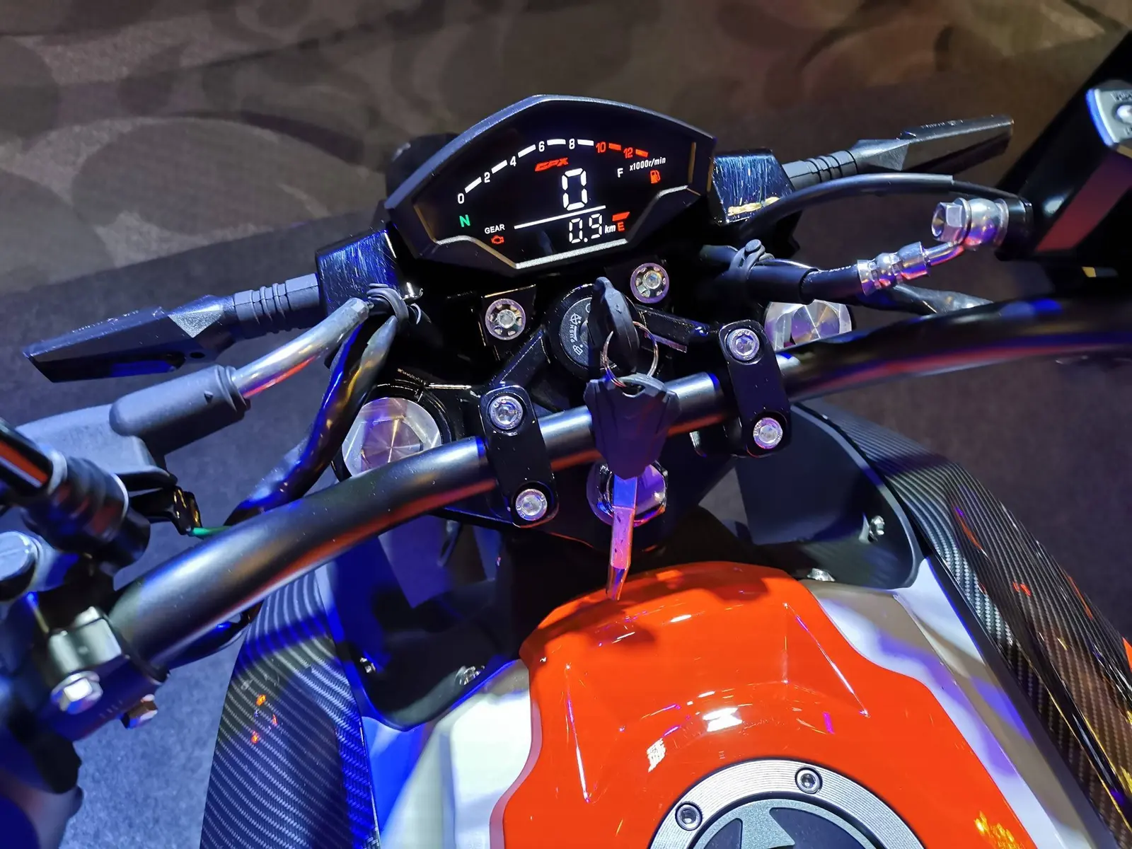 Street Fighter GPX Raptor 180 resmi dirilis tantang Yamaha MT15 ! GAHAR cak