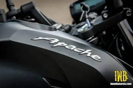Apache 200 4V -iwb (29)