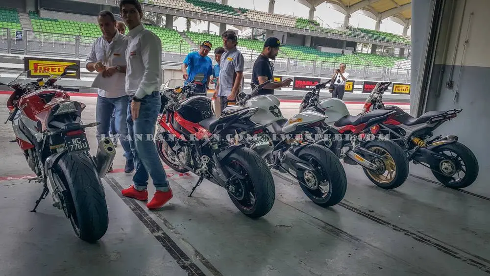 Pirelli diablo rosso III (1)