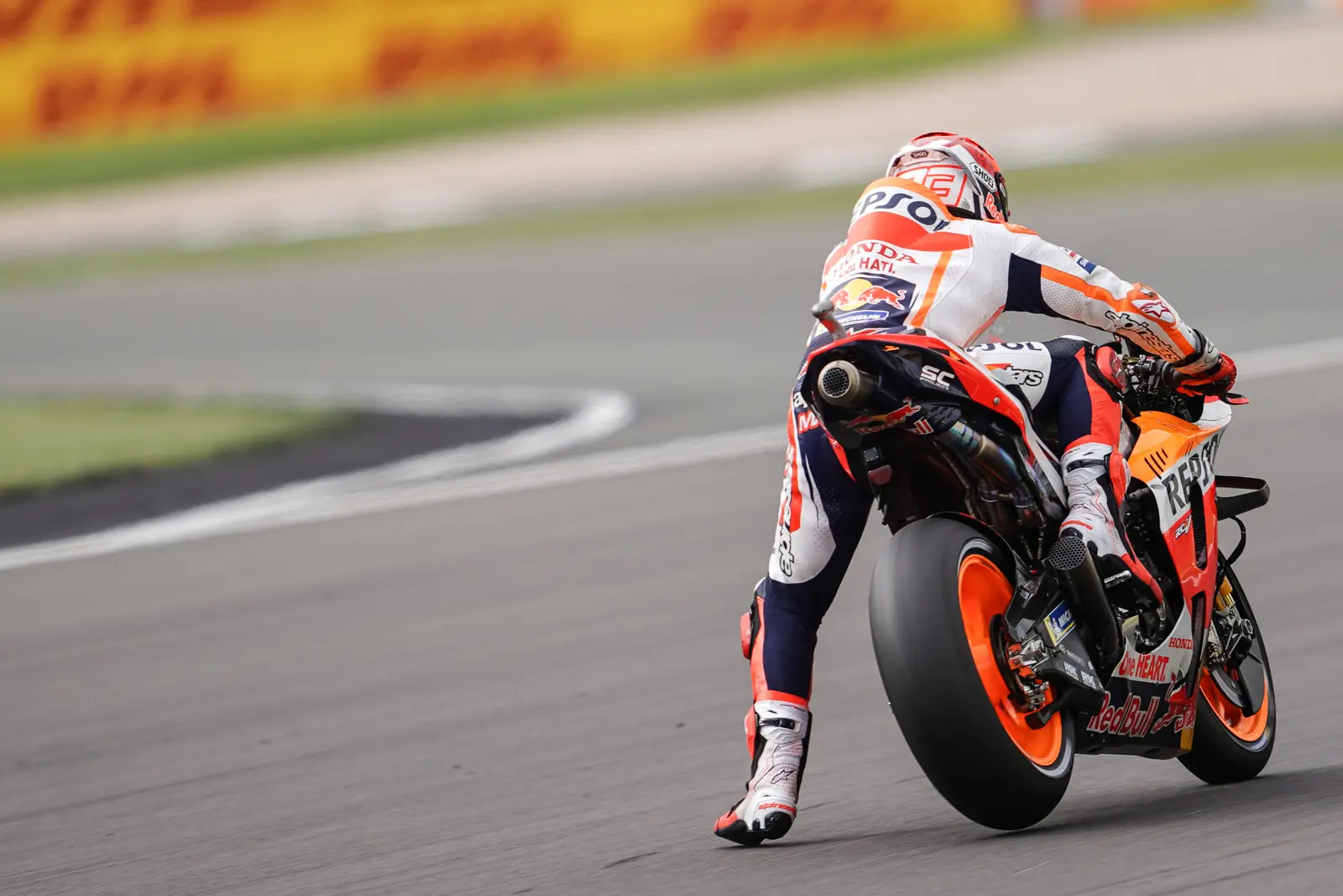 ” Masalah Honda RC213V bukan hanya ban…” tukas David Garcia