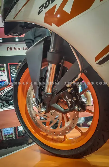 KTM Duke dan RC200 (13)