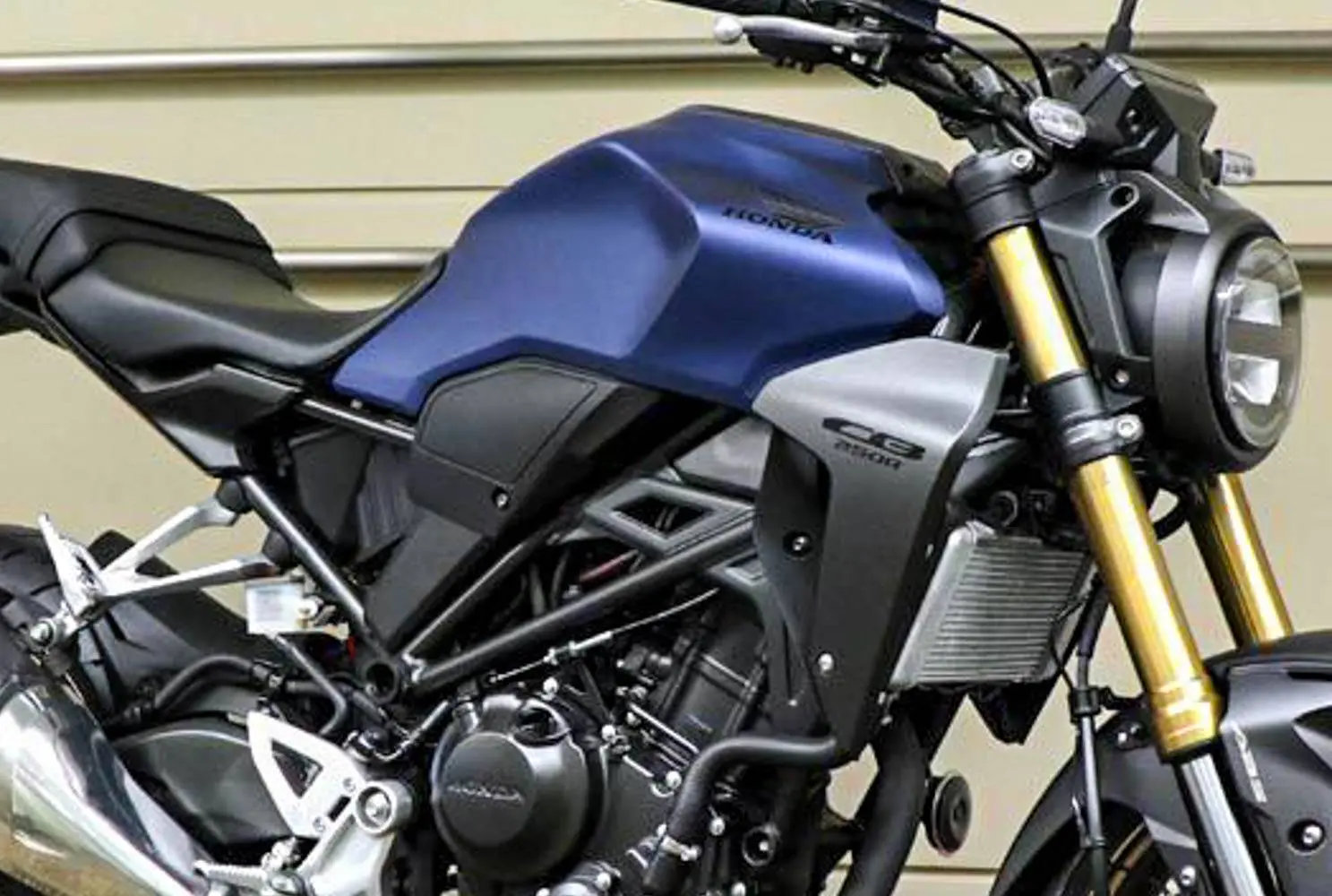 Terkuak sosok Honda CB250R Neo Sport Cafe 2019, foot peg direvisi