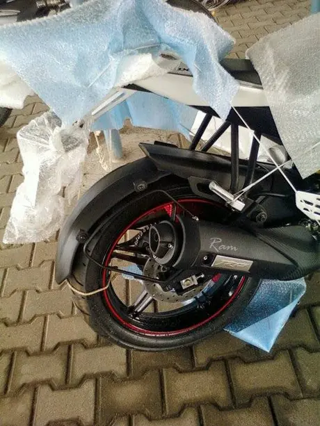 198675_124686720960370_123218057773903_147536_7202396_n Updated : Potongan gambar new Yamaha YZF-R15 akhirnya diumbar —