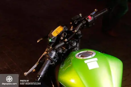 Kawasaki_Z_250_SL_013