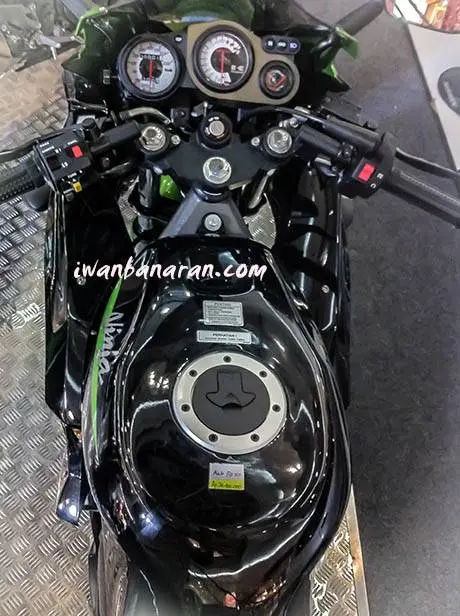 Kawasaki Ninja150RR (4)