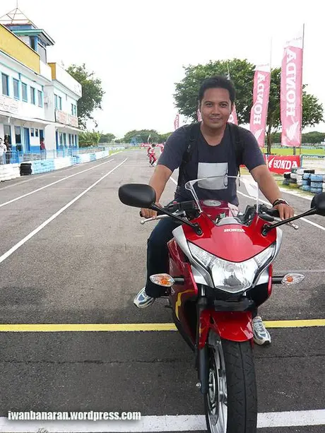 P1110573 Test Ride CBR250r Kenjeran part2: ABS memang beda —