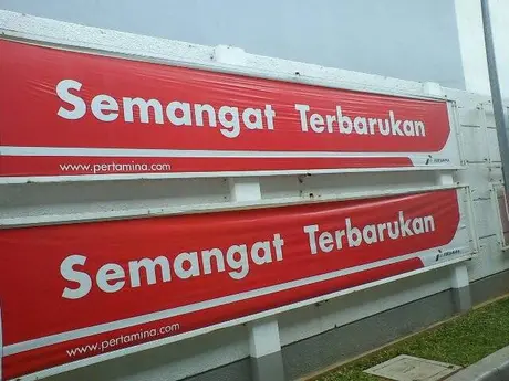 Ngisi BBM dibantu petugas? DiSPBU ini tidak berlaku saudara-saudara……