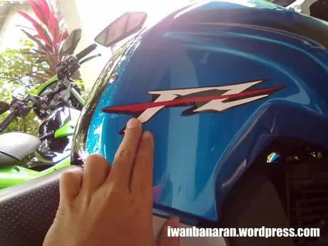 30102010887 Tutorial singkat bikin sendiri cutting stiker “FZ” aka Byson….monggo diintip