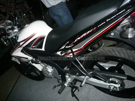 Warna baru Yamaha Vixion 2011… — cakep juga
