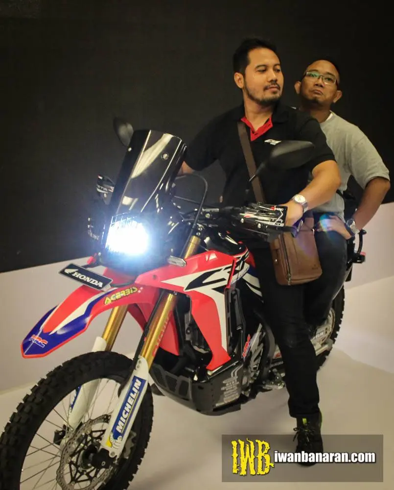 Mega gallery Honda new CRF250 Rally….USD Showa 43mm, kokoh tenan