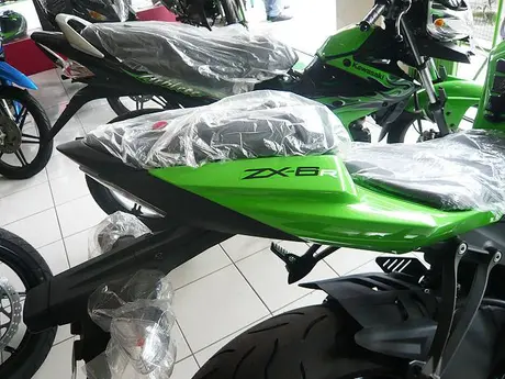 P1110422 Lho…Ninja ZX-6 sudah dijual didealer Kawasaki??