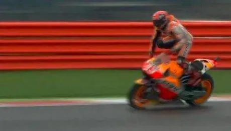marc silverstone crash (1)