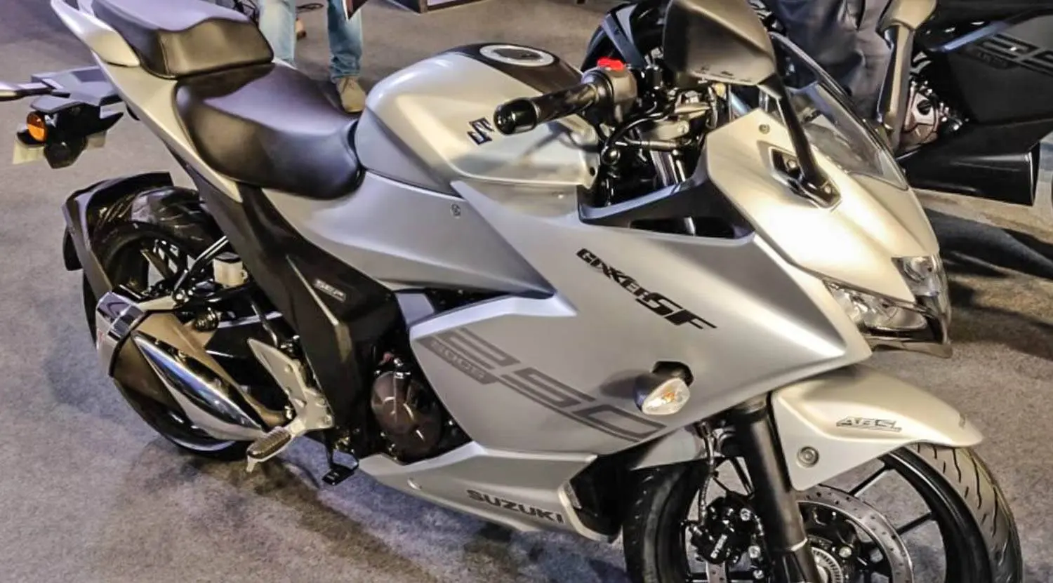 Breaking news : Suzuki resmi rilis New GIXXER 250, harga 35 jutaan !!