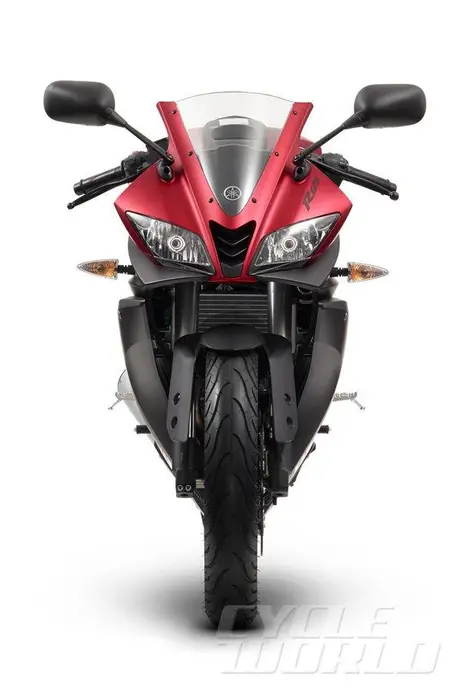 2014-yamaha-yzf-r125-studio-front