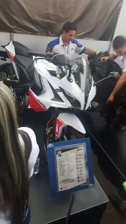 Pulsar-RS-200-White-Red-Headlight