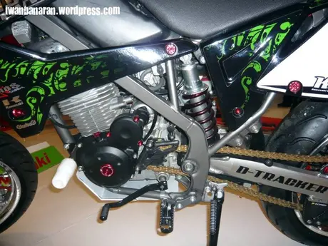 P1100025 Jika Kawasaki D’Tracker 150 dimodif… — sangarrrrr…