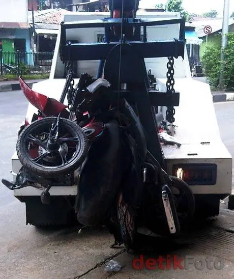 Kopaja4 Hehhh!…kau anggap apa nyawa biker nih!….