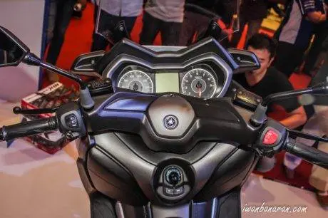 yamaha-x-max250-imos-2016-15