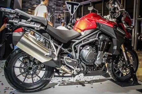 Triumph Tiger (1)
