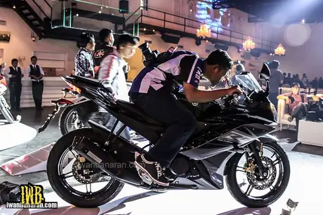 YZF R15