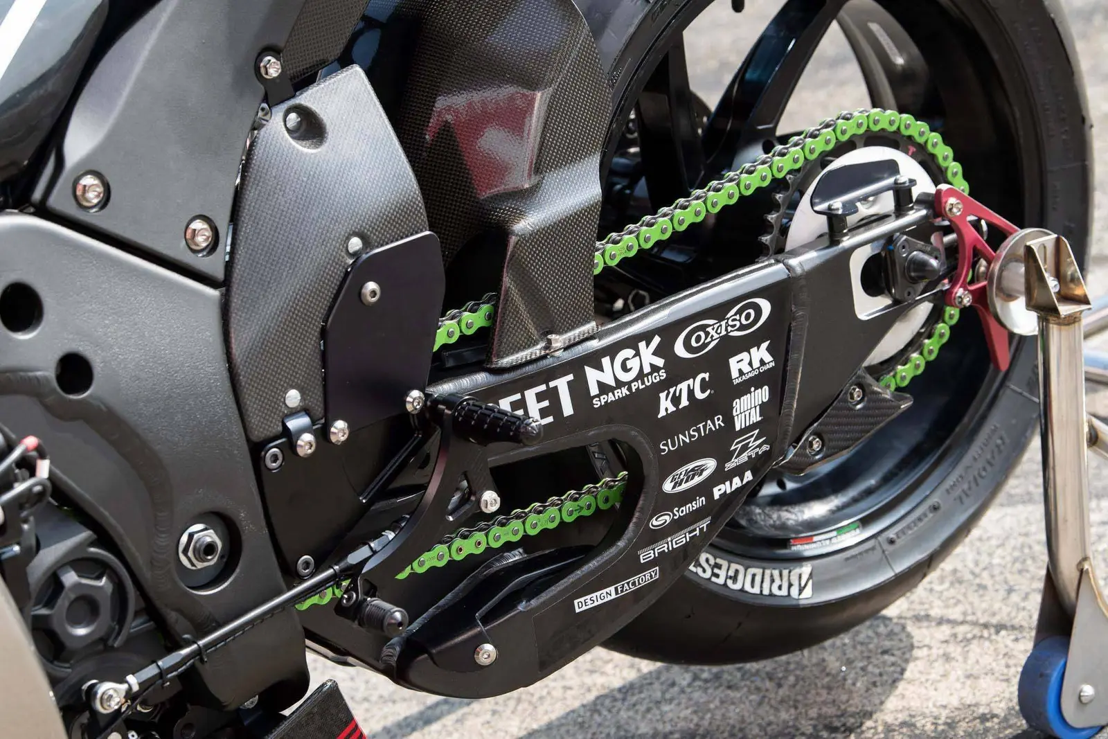 Bedah Kawasaki Ninja ZX10RR versi 8 Hours yang kalahkan YZF-R1