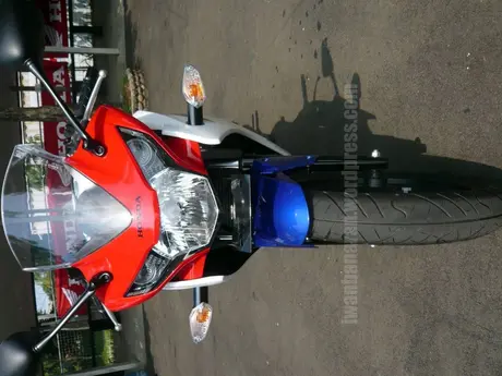 Kumpulan foto-foto CBR150r hasil jepretan diSentul….